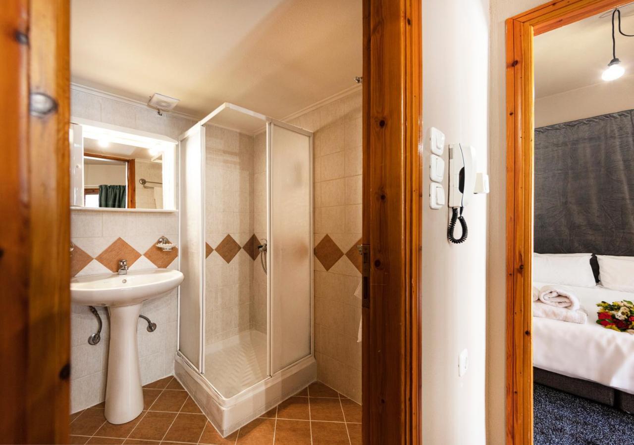 Deluxe Apartments By White Hills Arachova Exterior foto